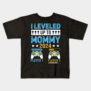 Leveled Up To Mommy 2024 Video Game Soon To Be Mom Est 2024 Kids T-Shirt